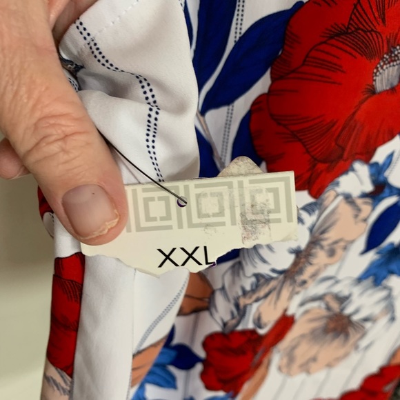 NWT   LIZ CLAIBORNE CAREER       SLEEVELESS FLORAL PRINT TOP   2X PLUS - Picture 2 of 10